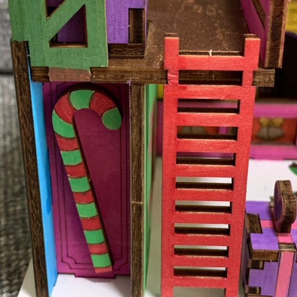 Hand Painted Wooden Santa's Workshop - Picture 14 of 16